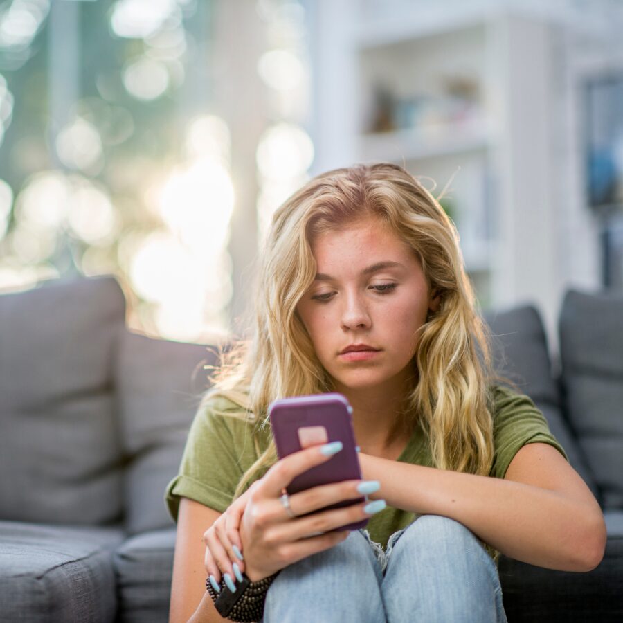 How to Handle Loneliness as a Healthcare Traveler on Assignment